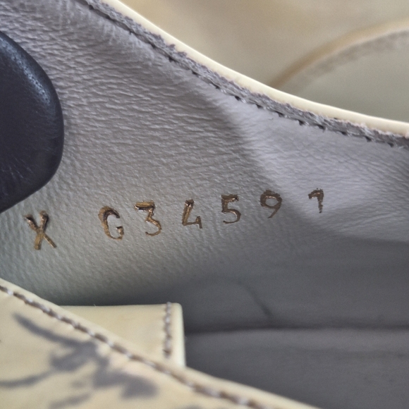 Auth Chanel lace up shoe - Picture 9 of 11